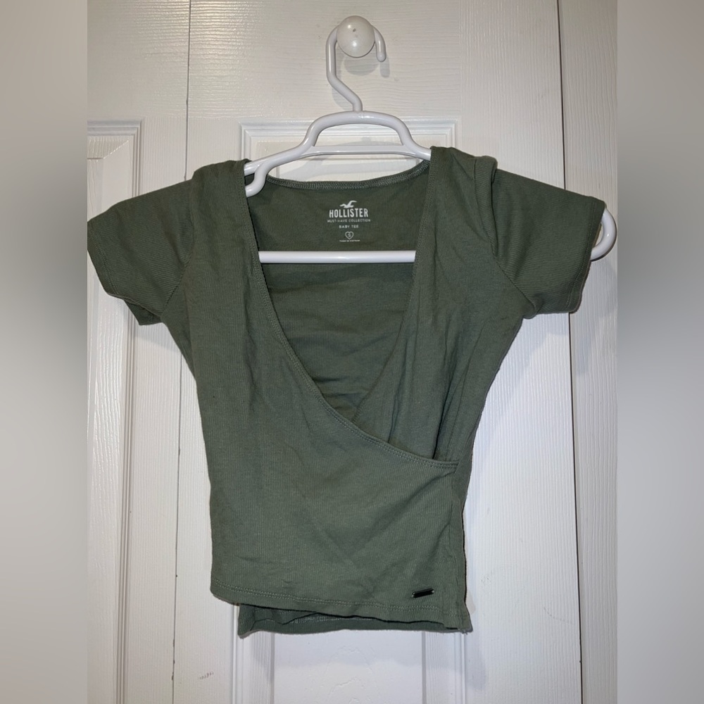 Hollister Green Cropped Top 💚